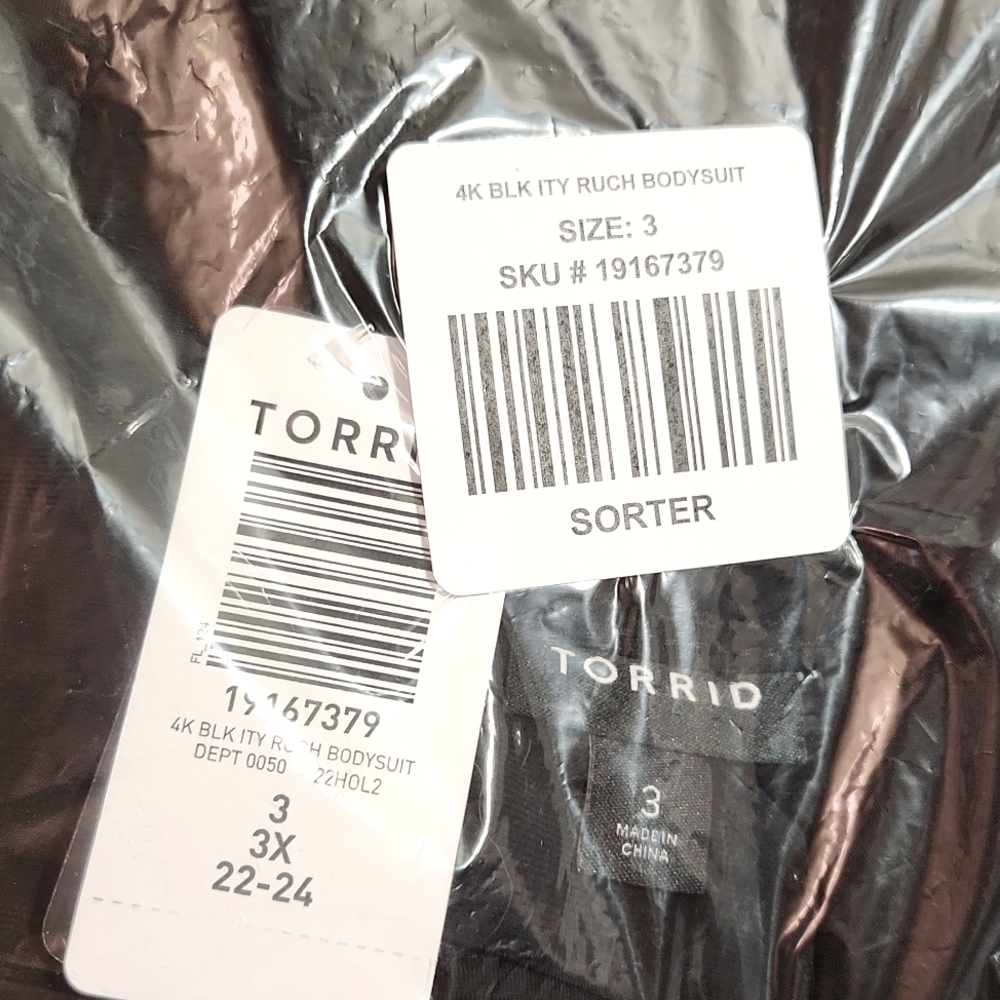 ❤️NWT TORRID BODYSUIT HALTER TIE-PUFF SLEEVE RUCHED FRONT SNAP BOTTOM - Picture 8 of 16